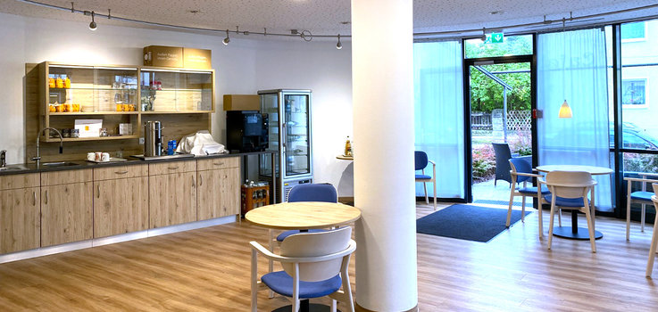 Kaffeeküche mit Sitzbereich